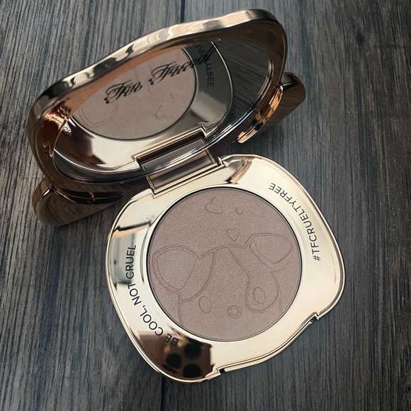 Too Faced Glowver Puppy Highlighter - Brand New No Box - Picture 3 of 4